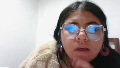 Snapshot of kimmy_kimmy_ chatting on January 29, 8:29 am Kimmy online show from January 29, 8:29 am