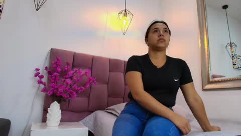 kimvery online show from April 14, 8:31 pm