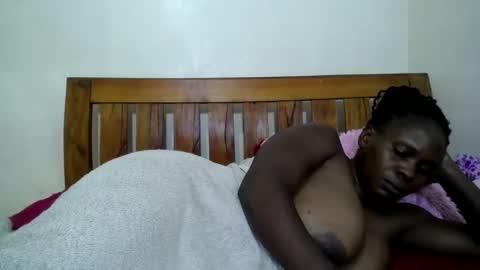Snapshot of kinky_kaiya chatting on February 28, 8:39 pm kaiya online show from February 28, 8:39 pm