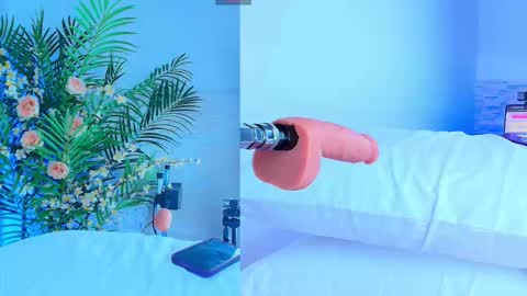 Snapshot of kinky_karo chatting on September 13, 3:03 am online show from September 13, 3:03 am