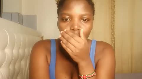 Lola online show from March 25, 5:05 pm