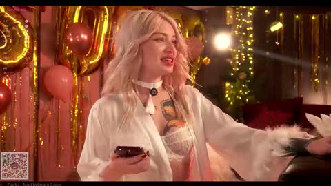 kinkylina_ online show from January 8, 3:27 pm