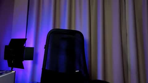 Snapshot of kira_mmr chatting on September 30, 7:19 pm Kira and friends online show from September 30, 7:19 pm
