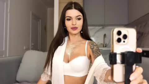 Snapshot of kira_mmr chatting on October 11, 4:53 pm Kira and friends online show from October 11, 4:53 pm