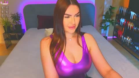 Kira online show from June 11, 9:55 pm