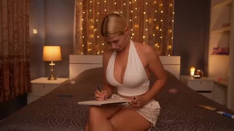 kira bloom online show from June 4, 4:06 am
