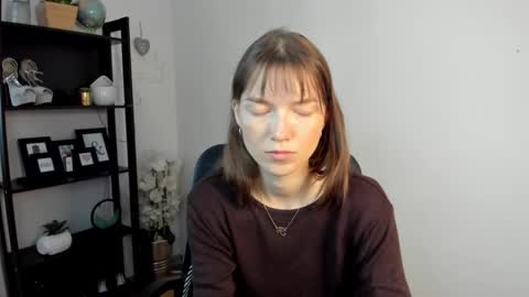 KIRA online show from May 27, 5:48 am