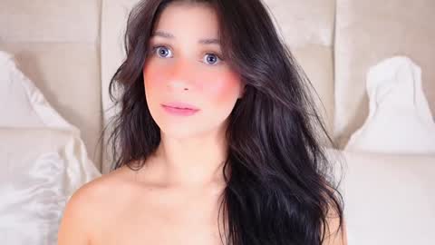 Snapshot of kirakayleigh chatting on December 15, 6:59 pm kira online show from December 15, 6:59 pm