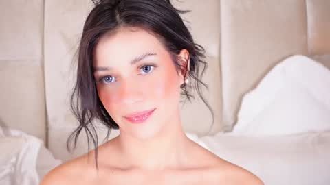 Snapshot of kirakayleigh chatting on December 5, 4:55 pm kira online show from December 5, 4:55 pm