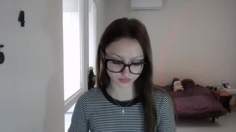 Snapshot of kirakittenn chatting on October 18, 8:39 am kirakittenn online show from October 18, 8:39 am