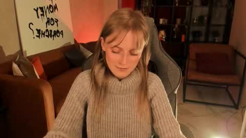 Kira online show from September 26, 6:05 pm