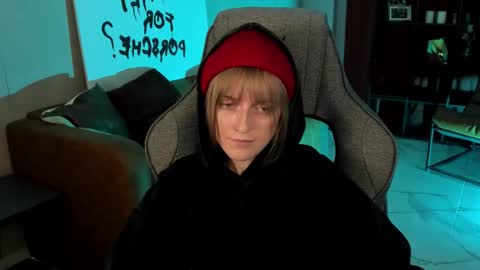 Kira online show from November 1, 2:43 pm