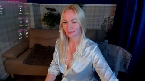 KiraSun online show from November 20, 12:17 pm