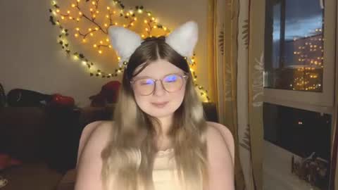 KiraYume online show from June 14, 9:59 pm