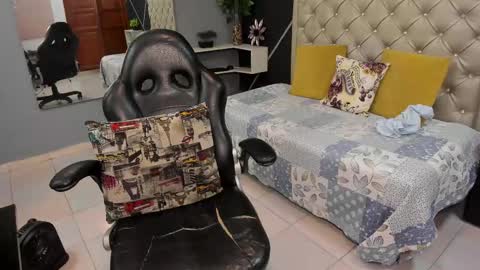 kriss online show from September 30, 3:39 pm