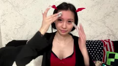 Hina online show from April 9, 1:05 pm