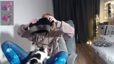 Kisi online show from February 2, 9:34 pm