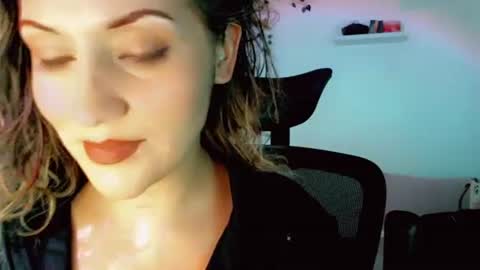 Kissah Kreampuff online show from November 11, 3:13 am