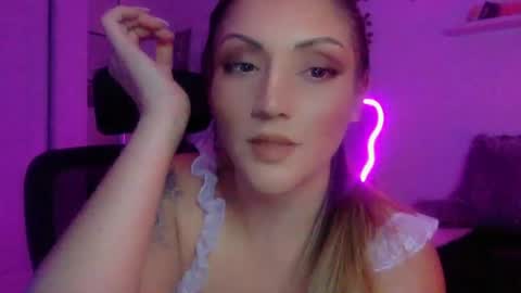 Kissah Kreampuff online show from October 12, 7:55 am