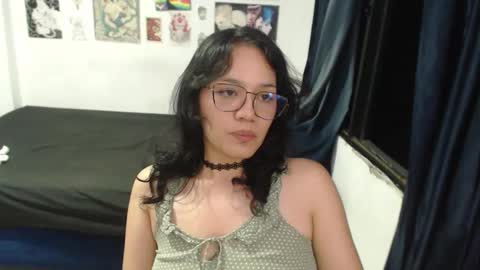 kitcatdreams online show from April 21, 1:53 am