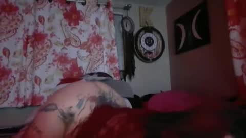 kitkat697195 online show from December 2, 2:46 am