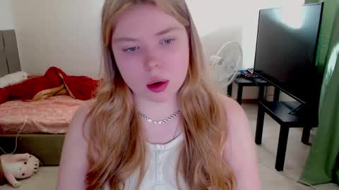 Jennyblonde and Emmabrunette online show from February 25, 1:20 pm