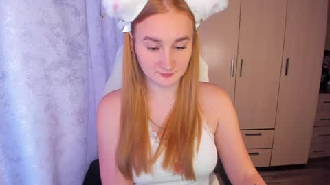 kitten_sun online show from December 22, 8:38 am