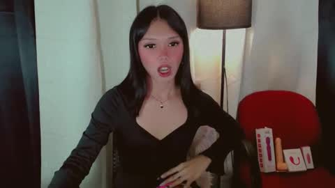 KITTY online show from October 31, 12:45 am