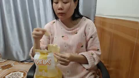 kitti_baby2x online show from December 21, 8:51 am