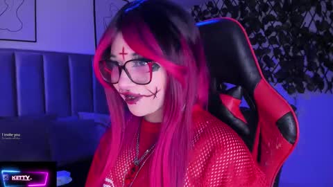 Snapshot of kitty_gang chatting on October 8, 2:49 am Camila online show from October 8, 2:49 am