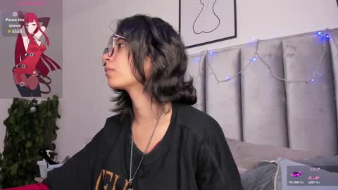 Snapshot of kitty_gang chatting on January 13, 2:28 am Camila online show from January 13, 2:28 am