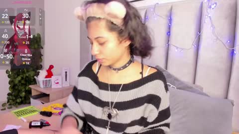Snapshot of kitty_gang chatting on January 17, 2:29 am Camila online show from January 17, 2:29 am