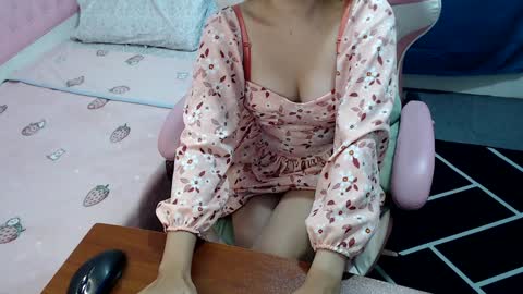 Snapshot of kitty_kity chatting on December 16, 2:27 pm Kate online show from December 16, 2:27 pm