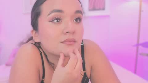 kitty_lulu_ online show from May 25, 4:55 am