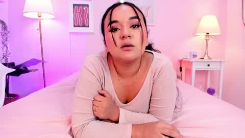 kitty_lulu_ online show from May 27, 4:20 am