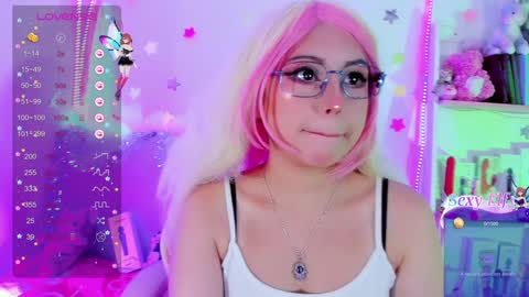 Snapshot of kitty_parker chatting on January 29, 12:43 am online show from January 29, 12:43 am