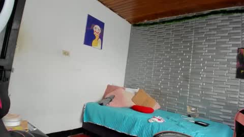 violet online show from March 28, 3:11 pm