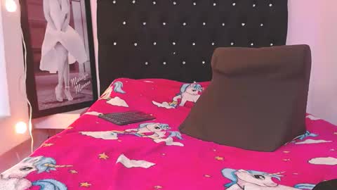 paola online show from December 3, 5:48 pm