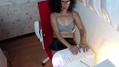 Snapshot of kittykatss chatting on February 1, 5:49 am Viktoria online show from February 1, 5:49 am