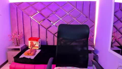 Sarah online show from July 24, 3:32 pm