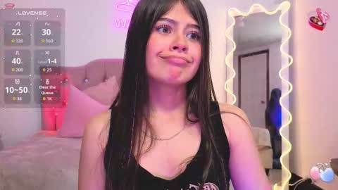 Snapshot of kittystar_tay chatting on October 13, 12:52 pm Kitty online show from October 13, 12:52 pm