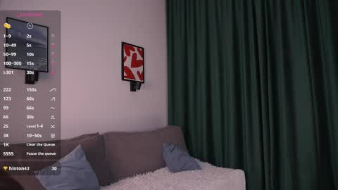 Alice online show from April 3, 4:49 pm