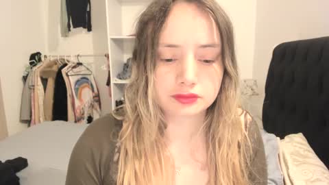 Snapshot of kittywantslove23 chatting on October 14, 12:46 am kittywantslove23 online show from October 14, 12:46 am