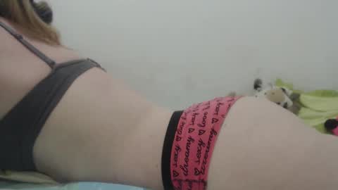 kittywhiteass online show from January 7, 7:52 am