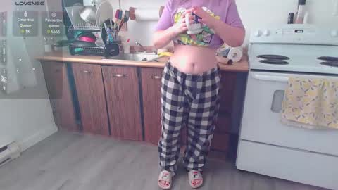 Snapshot of kittyymaze chatting on January 17, 1:56 pm Kittyymaze online show from January 17, 1:56 pm