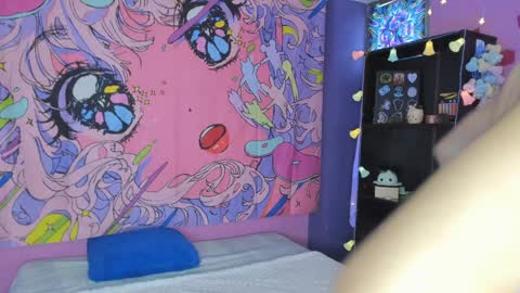 Snapshot of kittyzenn chatting on December 6, 2:17 pm Kitty Zen online show from December 6, 2:17 pm