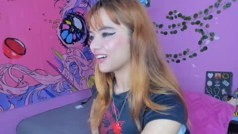 Snapshot of kittyzenn chatting on December 3, 1:43 pm Kitty Zen online show from December 3, 1:43 pm