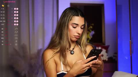 Snapshot of kity_sweet chatting on October 3, 8:14 pm Erika online show from October 3, 8:14 pm