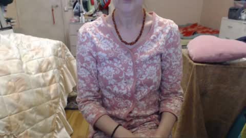 KiuminBerry online show from June 16, 1:56 pm