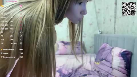 Snapshot of klikerstokens chatting on September 22, 7:56 pm Louise and Mark online show from September 22, 7:56 pm